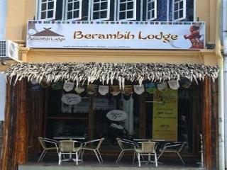 Berambih Lodge Кучинг Экстерьер фото